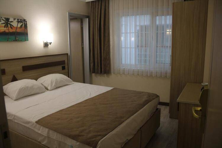 Gold Hotel