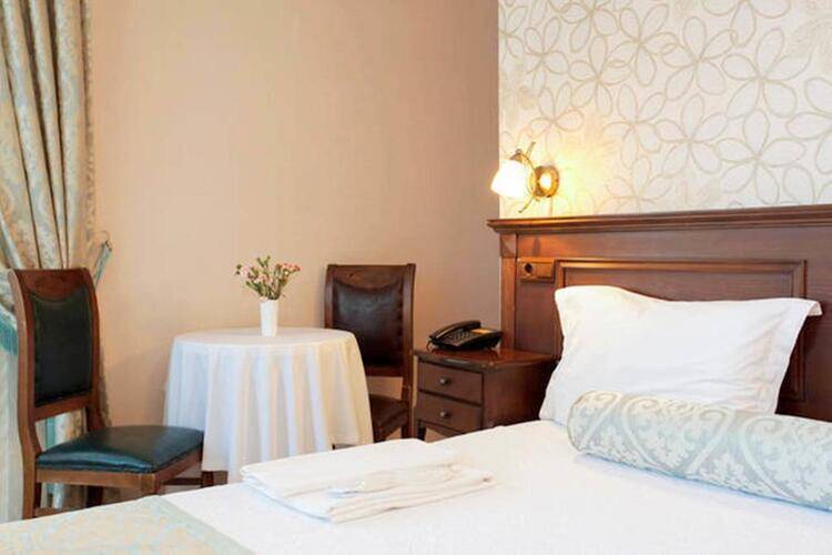 Center Hill Hotel
