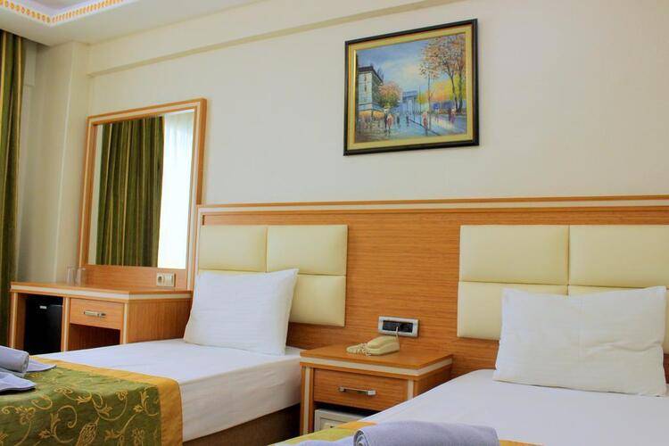 Buyuk Paris Hotel