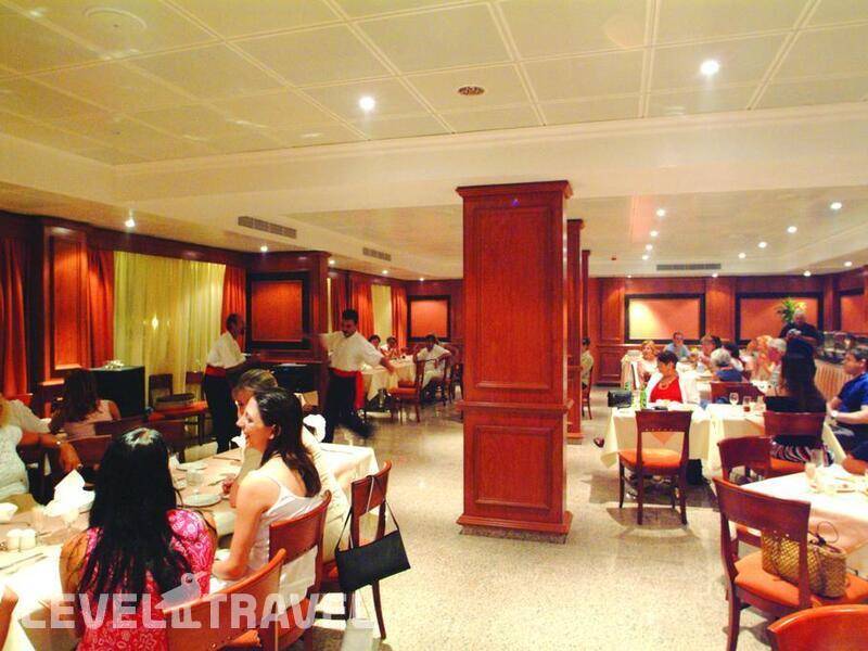 Фотография Kapetanios Limassol Hotel