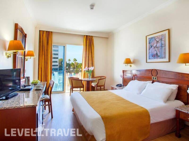 Фотография Kapetanios Limassol Hotel