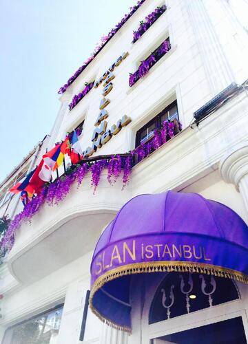 Aslan Hotel