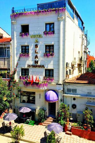 Aslan Hotel