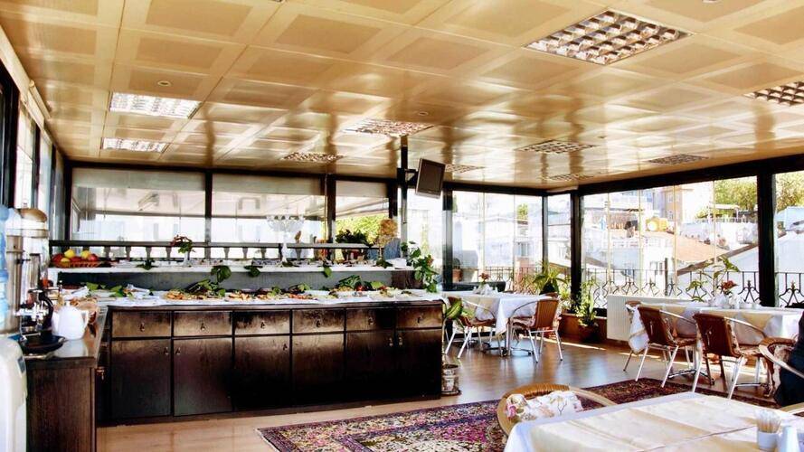 Aslan Hotel