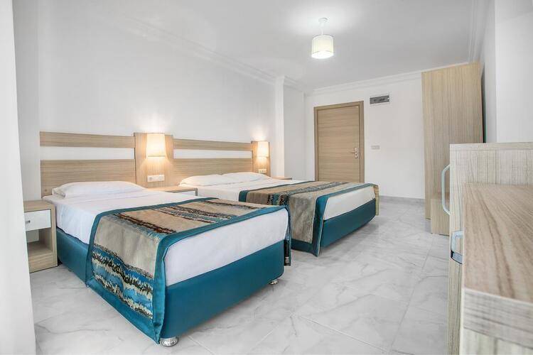 Green Life Hotel