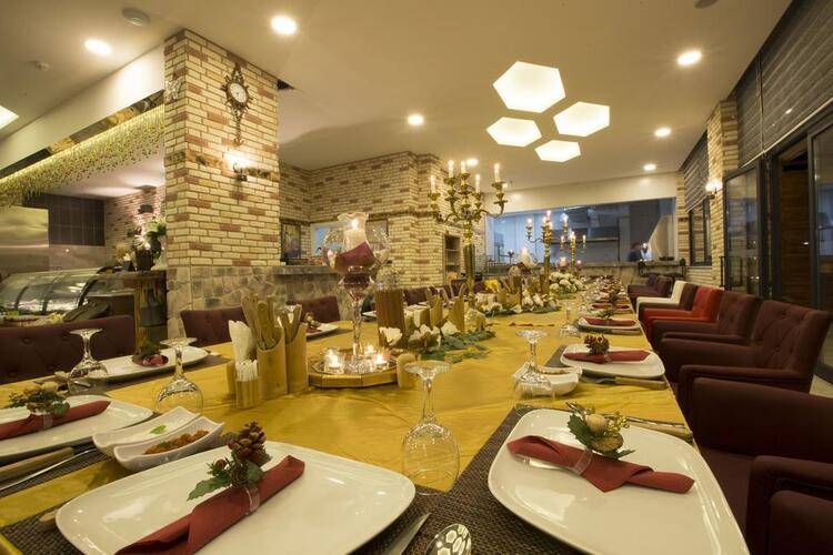 Green Life Hotel
