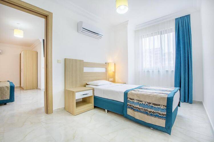 Green Life Hotel