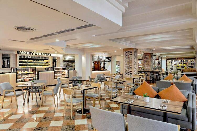 Marriott's Phuket Beach Club