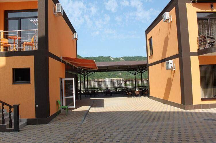 Golden Sunrise Hotel