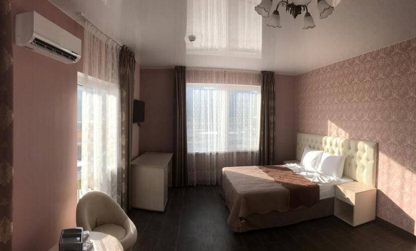 Golden Sunrise Hotel