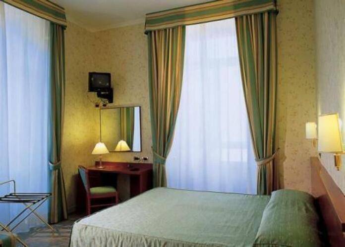 Dina Hotel