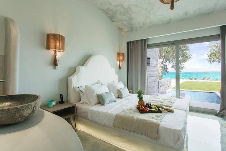 Blue Carpet Luxury Suites