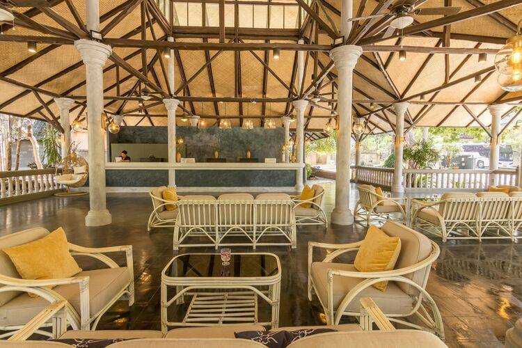 Let's Hyde Resort & Villas