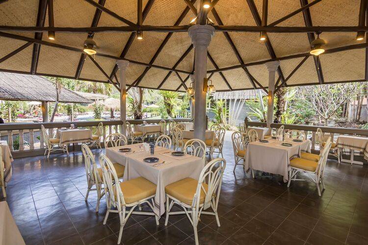 Let's Hyde Resort & Villas