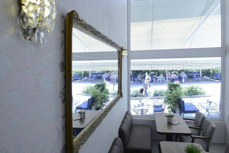 Phidias Hotel
