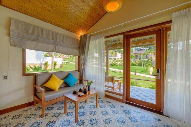 Camia Resort & Spa