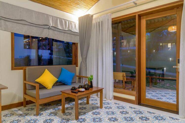 Camia Resort & Spa