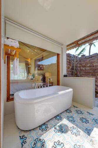 Camia Resort & Spa
