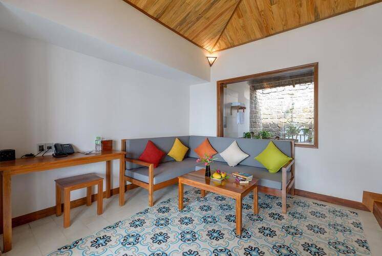 Camia Resort & Spa