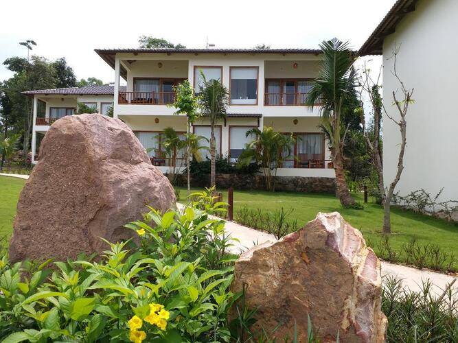 Camia Resort & Spa