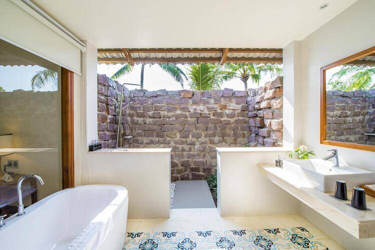 Camia Resort & Spa