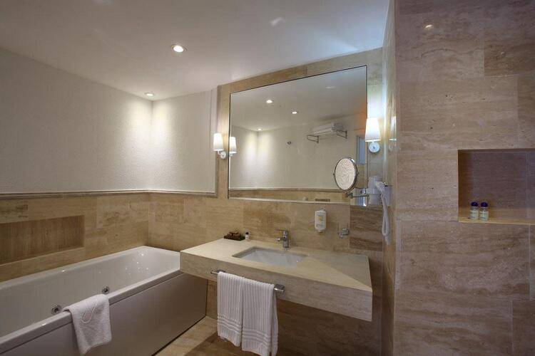 Doubletree By Hilton Bodrum Marina Vista