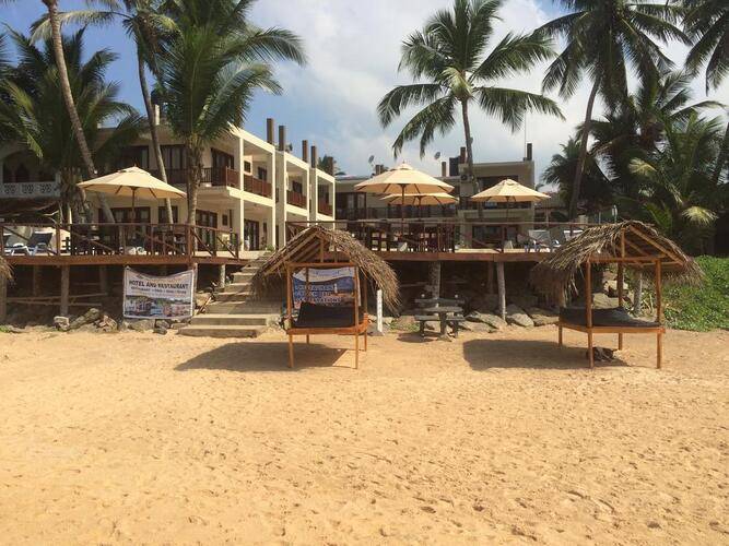 Sapphire Seas Beachfront (Adults Only 18+)