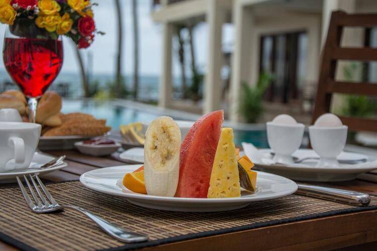 Sapphire Seas Beachfront (Adults Only 18+)