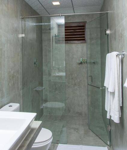 Sapphire Seas Beachfront (Adults Only 18+)