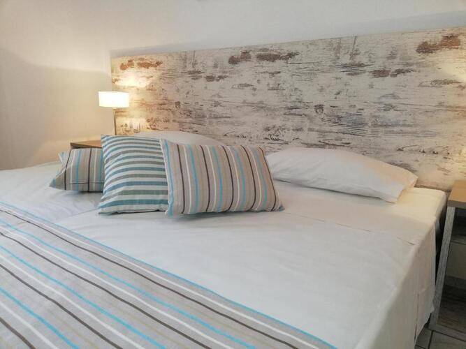 Evina Rooms & Villas