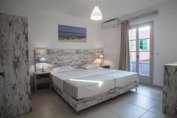 Evina Rooms & Villas