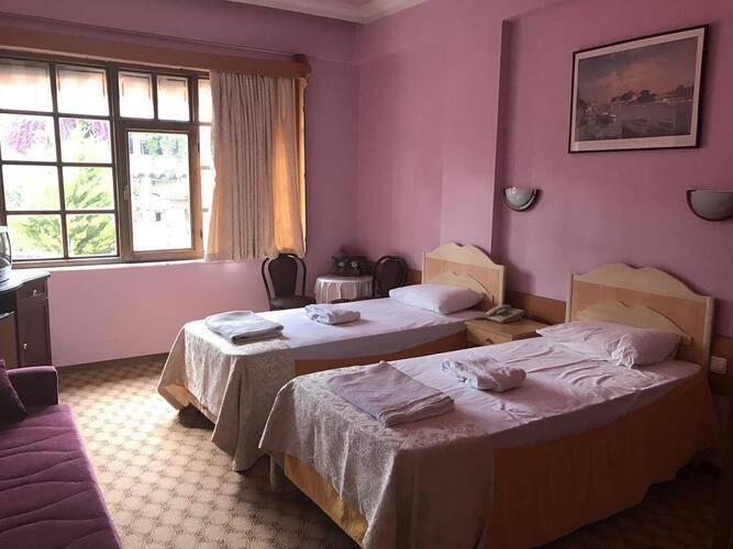 Karyatit Hotel