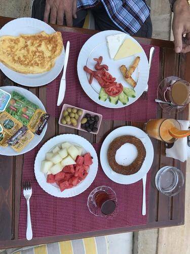Karyatit Hotel