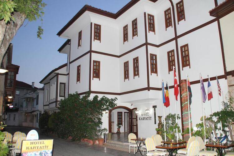 Karyatit Hotel