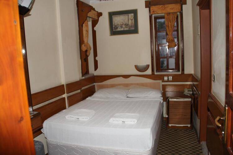 Karyatit Hotel