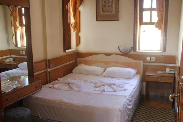 Karyatit Hotel