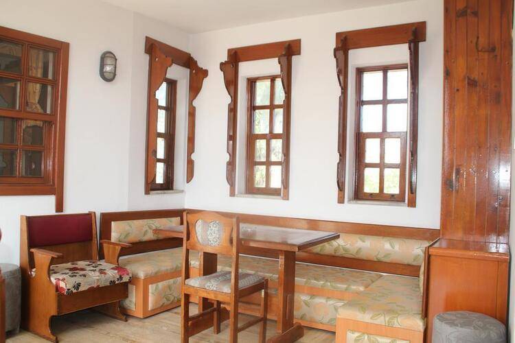 Karyatit Hotel