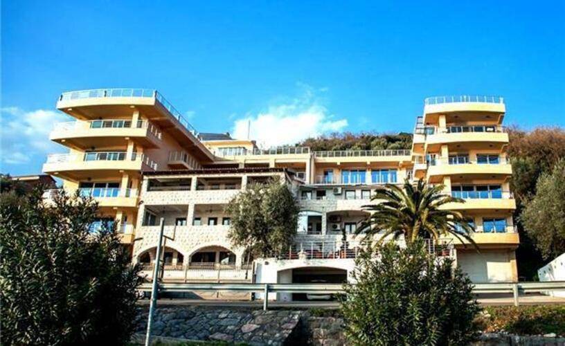 Raymond Apartments