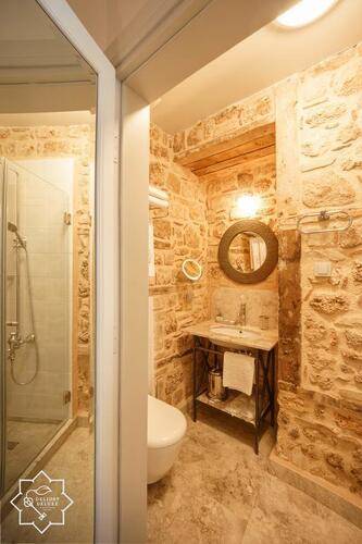Delight Deluxe Boutique Hotel