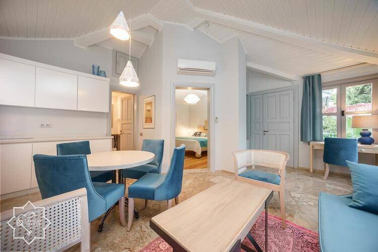 Delight Deluxe Boutique Hotel