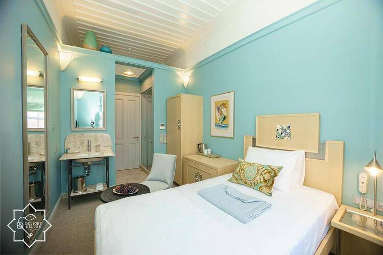 Delight Deluxe Boutique Hotel