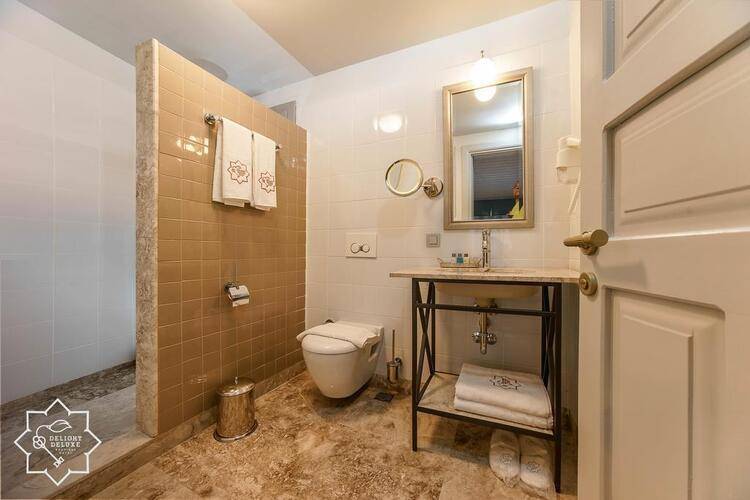 Delight Deluxe Boutique Hotel