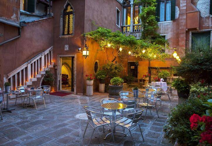 San Moise Hotel