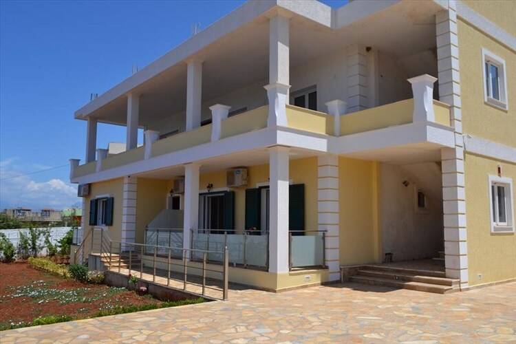 Rias Apartments