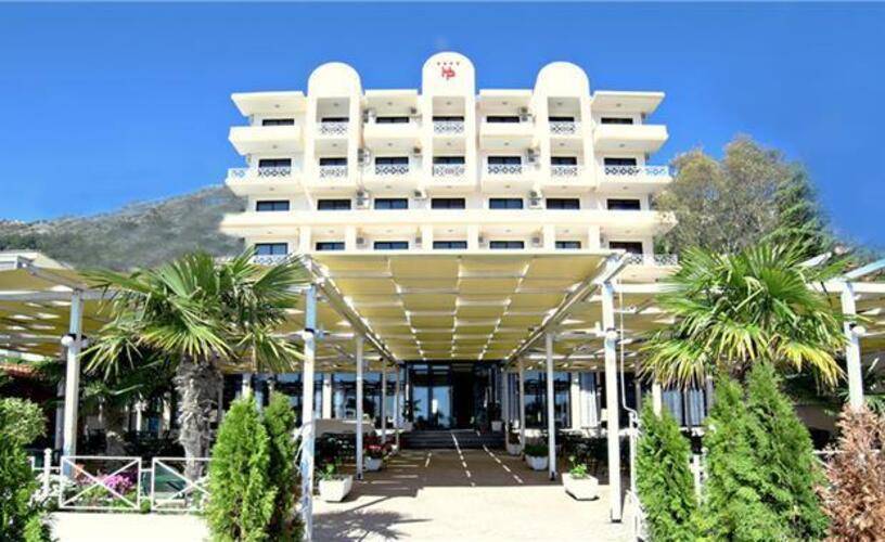 President 3★, Албания