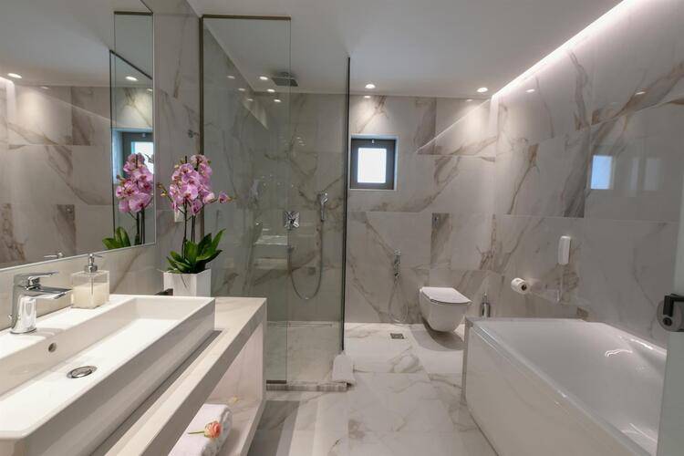 High Beach White The Villa Collection