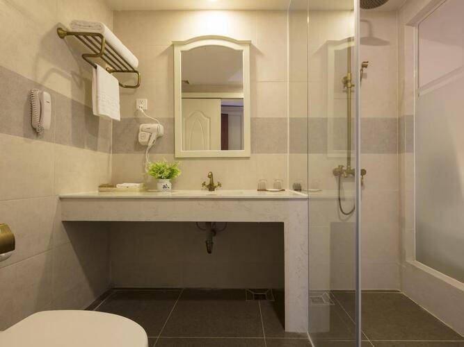 Isena Hotel