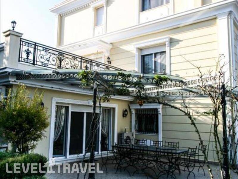 Фотография The Luxurious Mansion
