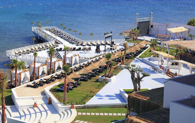 D+ Seya Beach Hotel