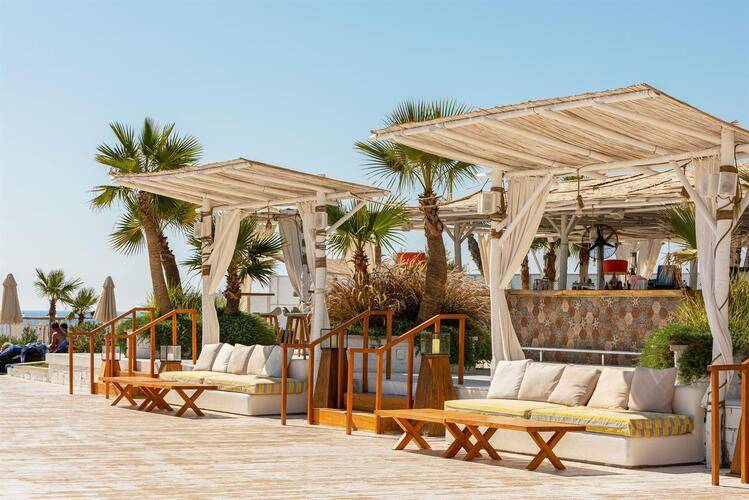 D+ Seya Beach Hotel